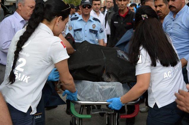 Beton Mikserinin Altında Kalan Motosiklet Sürücüsü Hayatını Kaybetti