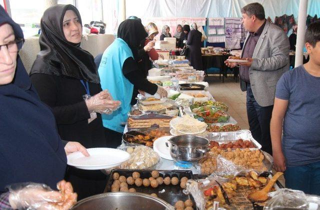 Elazığ’da Yetim Çocuklar İçin Kermes