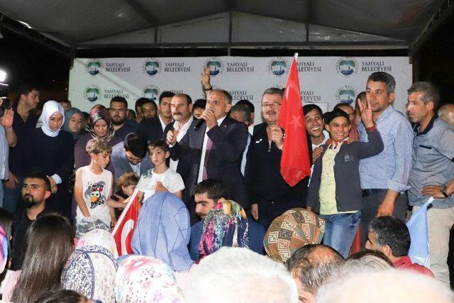 Yahyalı Seçim Zaferini Kutladı