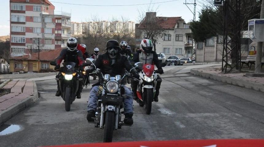 Eskişehir’de 180 Araçla Konvoy Yapıp Asker Olmak İçin Dilekçe Verdiler