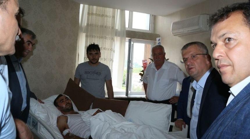 Göçükte Kalan Maden İşçilerine Geçmiş Olsun Ziyareti