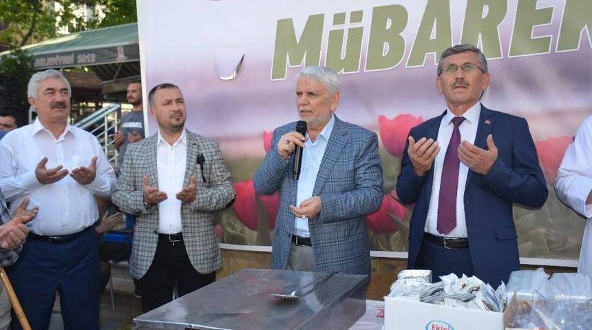 Helva İkramına Yoğun İlgi