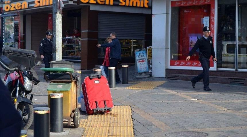 Trabzon&rsquo;da &Ccedil;&ouml;pe Atılan Valiz Polisi Harekete Ge&ccedil;irdi
