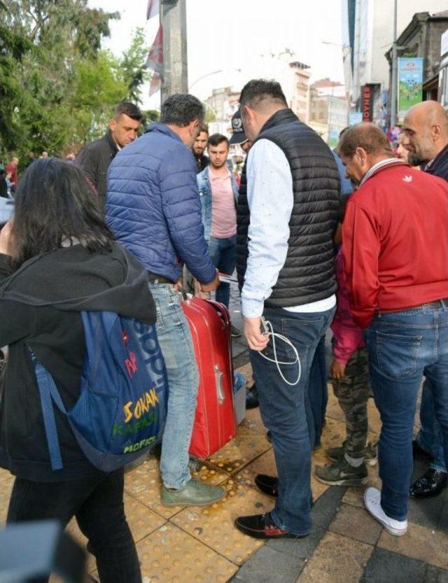 Trabzon’da Çöpe Atılan Valiz Polisi Harekete Geçirdi