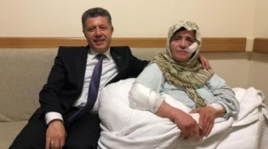 Milletvekilliği Sevincini Hastanede Yatan Annesiyle Paylaştı