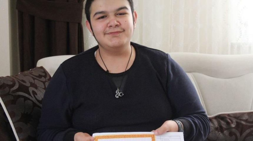 (özel Haber) Engelli Öğrenci Evde Eğitim Desteğiyle Üniversite Hayaline Hazırlanıyor