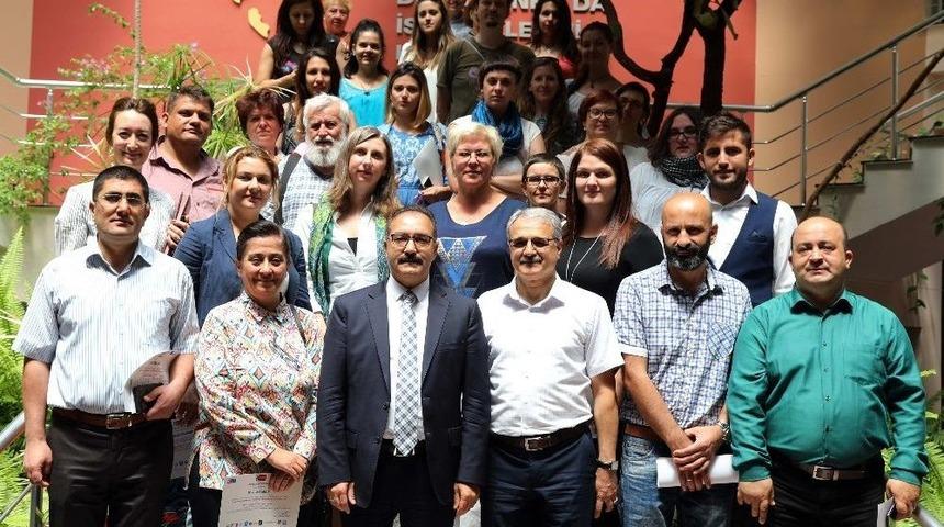 Ga&uuml;n&rsquo;de 7 &Uuml;lke M&uuml;lteci Kadınların Rehabilitasyonu İ&ccedil;in Buluştu