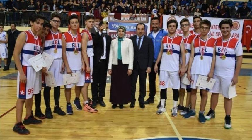 Okullar Arası Gen&ccedil; Erkekler Basketbol Kupası Sahibini Buldu