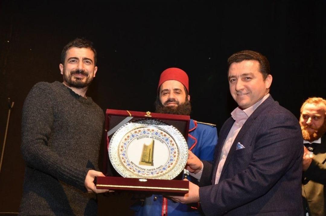 Boz&uuml;y&uuml;k&rsquo;te Abd&uuml;lhamit Han&rsquo;ı Anlatan &ldquo;eskitilmiş Kılı&ccedil;&rdquo; Adlı Oyun Sahnelendi