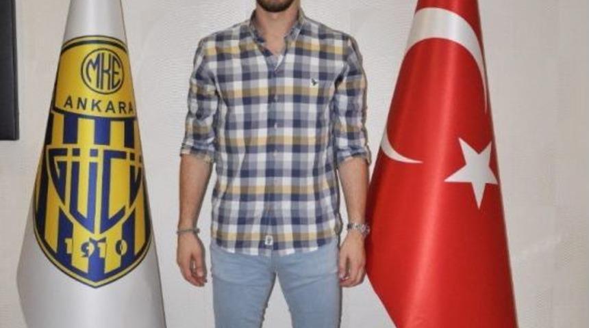 Ankarag&uuml;c&uuml;&rsquo;n&uuml;n Başarılı Eldiveni &Ccedil;elikay, Yuvada Kaldı