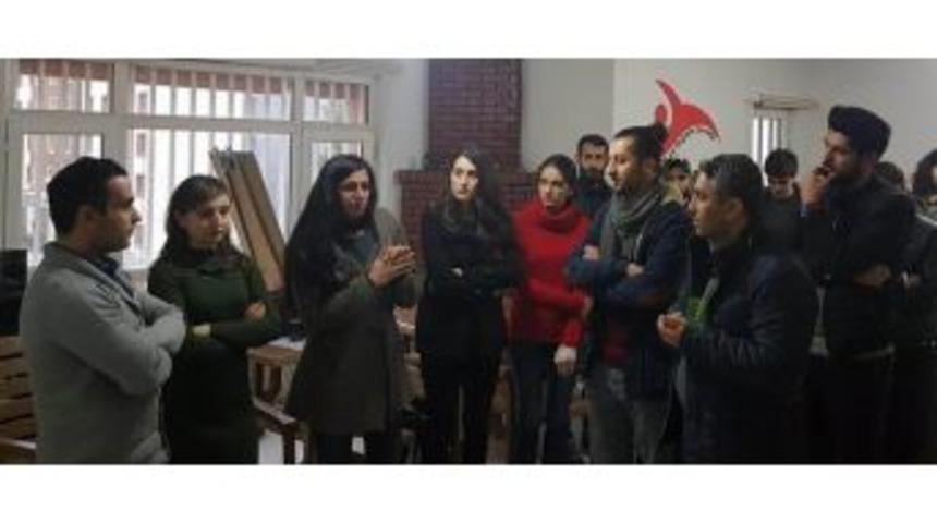 Gen&ccedil;lik Derneğinden G&ouml;n&uuml;ll&uuml;l&uuml;k Eğitimi