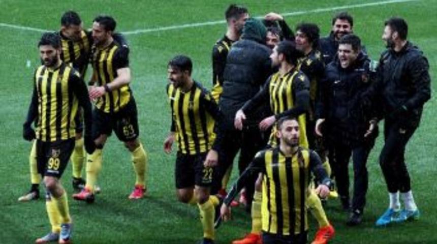 İstanbulspor, G&ouml;z&uuml;n&uuml; S&uuml;per Lig&rsquo;e Dikti