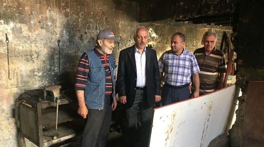 Başkan G&uuml;l&rsquo;den İşyeri Yanan Esnafa Ziyaret