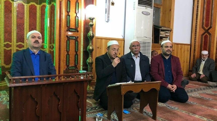 Berat Kandili&rsquo;nde Camiler Doldu Taştı