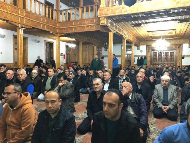 Berat Kandili&rsquo;nde Camiler Doldu Taştı 1