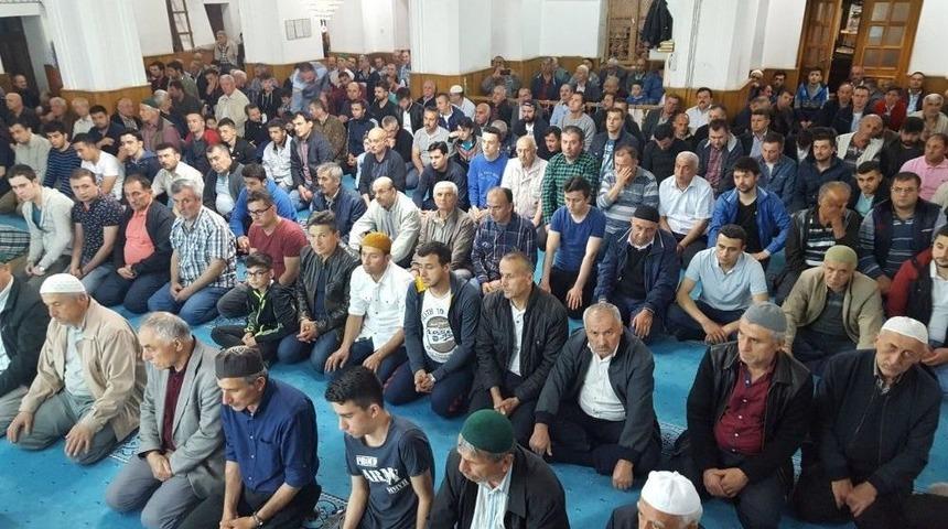 Devrek&rsquo;te Beraat Kandili Coşkuyla İdrak Edildi