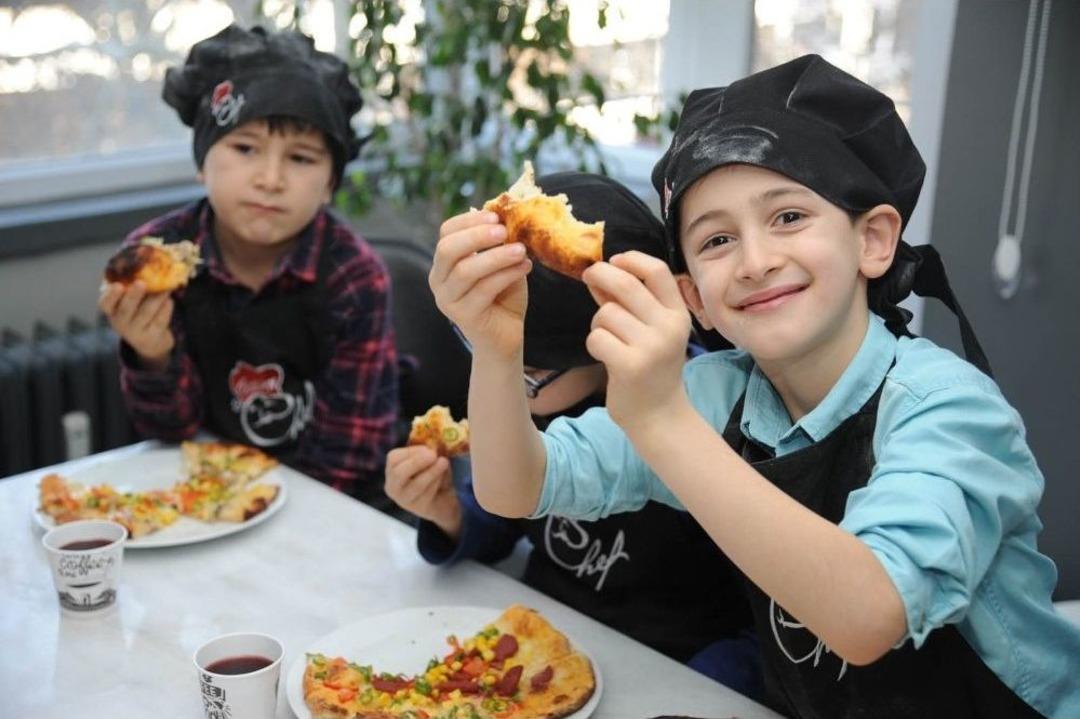 T&uuml;rk Ve Suriyeli &Ccedil;ocuklar El Ele Yemek Yaptı