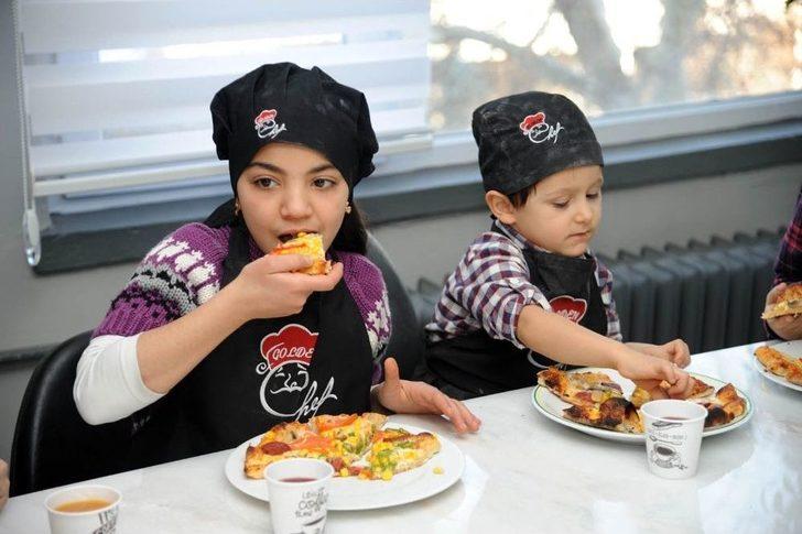 Türk Ve Suriyeli Çocuklar El Ele Yemek Yaptı G5