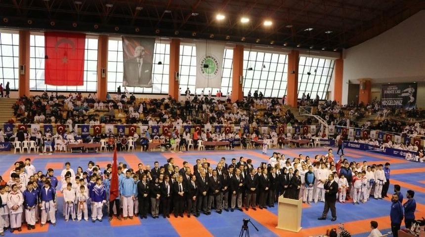 Bin 400 Kareteci Kocaeli&rsquo;de Tatamiye &Ccedil;ıktı