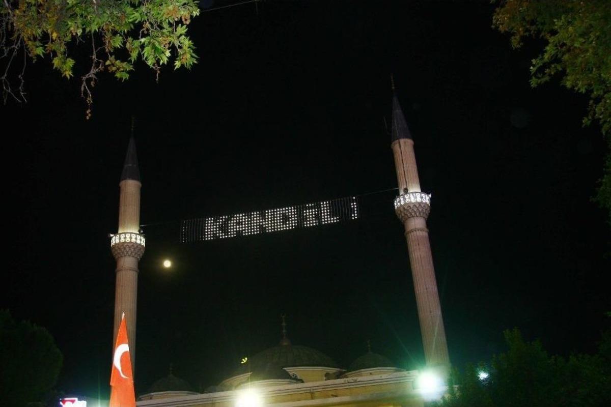 Denizli&rsquo;de Berat Kandili Huşu İ&ccedil;erisinde Ge&ccedil;ti