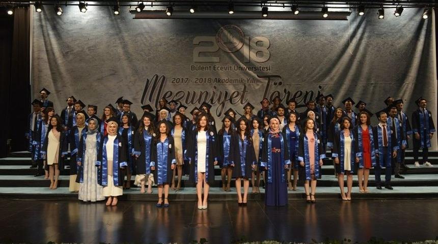 Be&uuml; Diş Hekimliği Mezuniyet T&ouml;reni Ger&ccedil;ekleştirildi