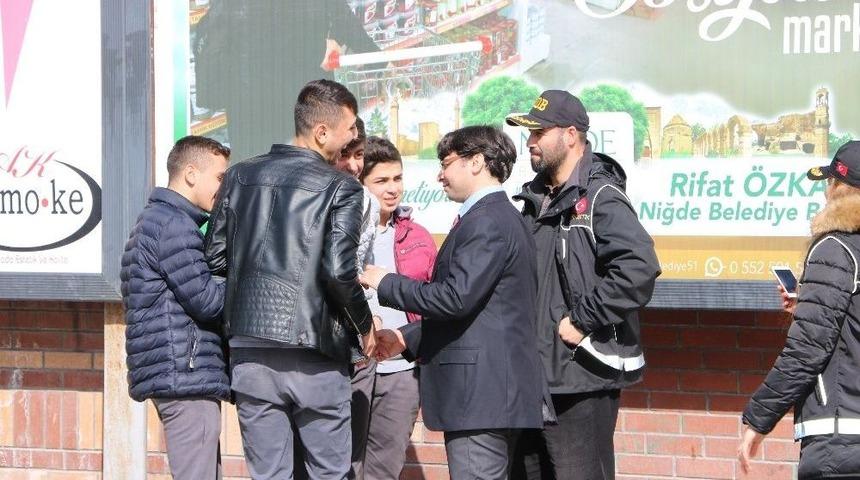 Okul &Ouml;nlerinde Narkotik Uygulaması