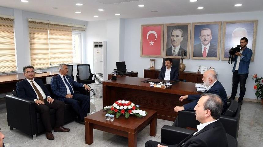 Mhp&rsquo;li Başkan G&uuml;naydın&rsquo;dan Ak Parti&rsquo;ye Tebrik Ziyareti