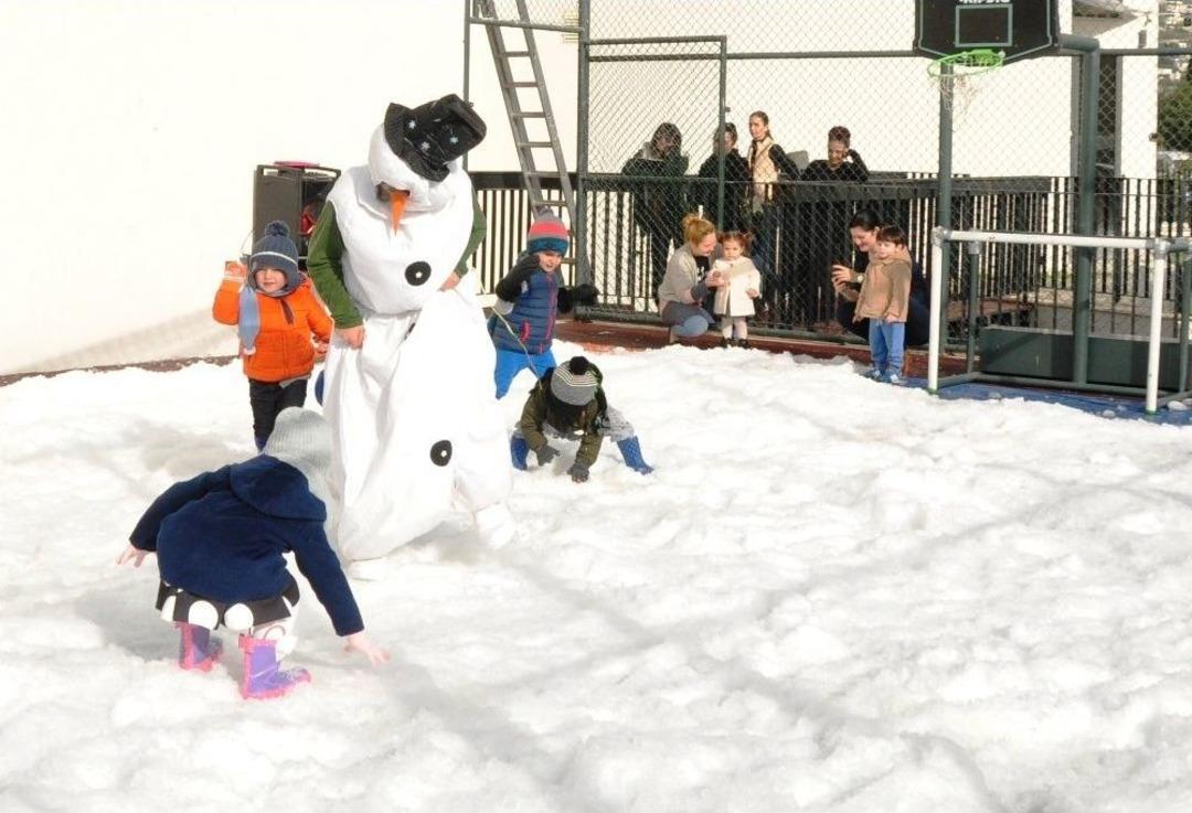 Kar Yağmayan İl&ccedil;eye Kar Getirdiler