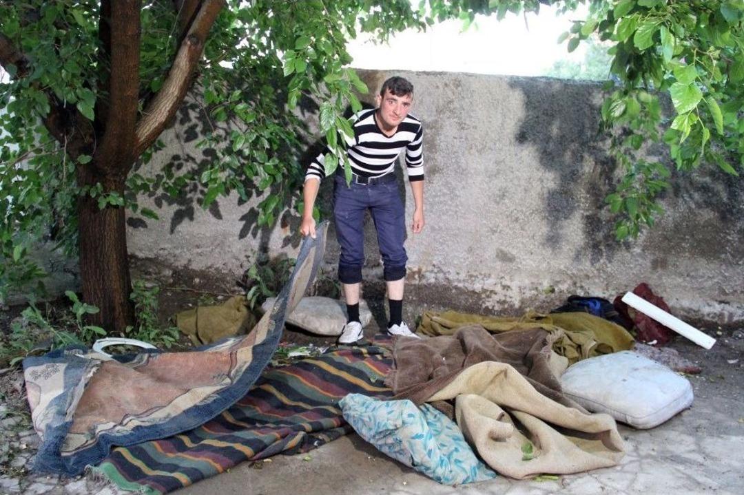 Krediyle Aldıkları Eşyalar Sular İ&ccedil;inde Kaldı