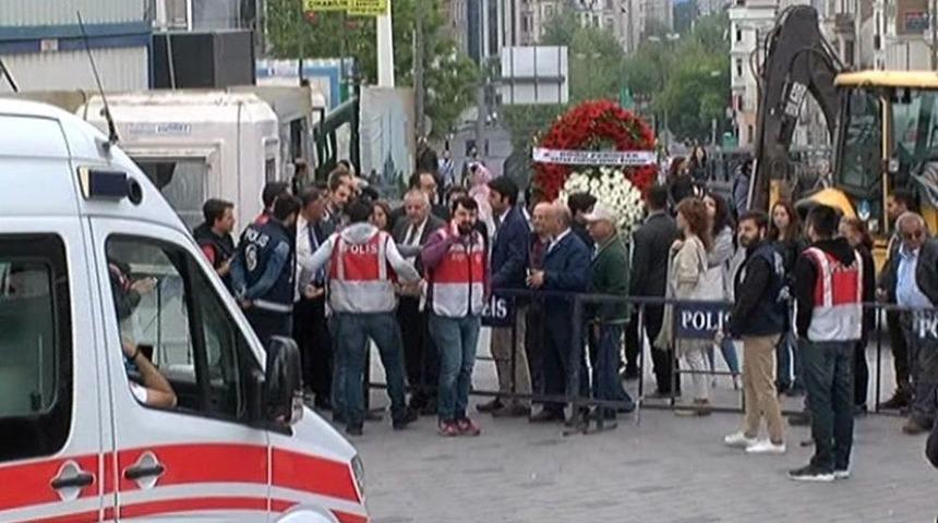 Taksim’de Çelenk Gerginliği
