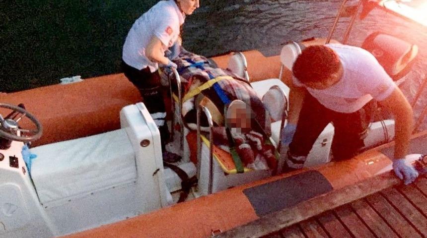 Kayalıklardan D&uuml;şen Şahsı Sahil G&uuml;venlik Kurtardı