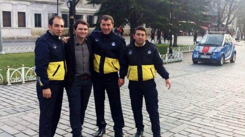 İstanbul Turizm Zabıtası C&uuml;zdanı Kaybolan Avustralyalı&rsquo;nın Yardımına Koştu