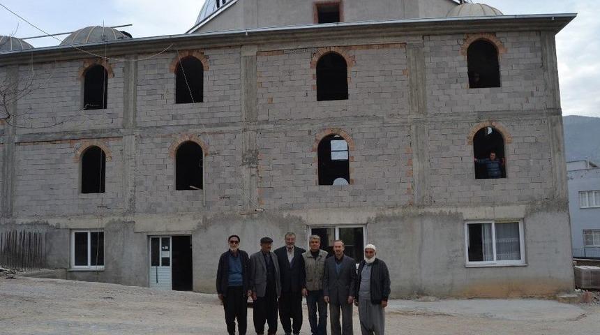 Bin Kişilik Cami İbadete A&ccedil;ılmak İ&ccedil;in Yardım Bekliyor