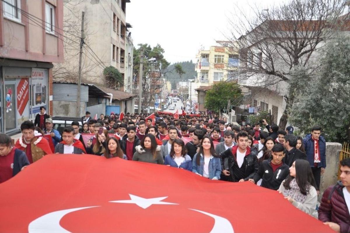 Lise &Ouml;ğrencileri Afrin İ&ccedil;in Askerlik Şubesine Başvurdu
