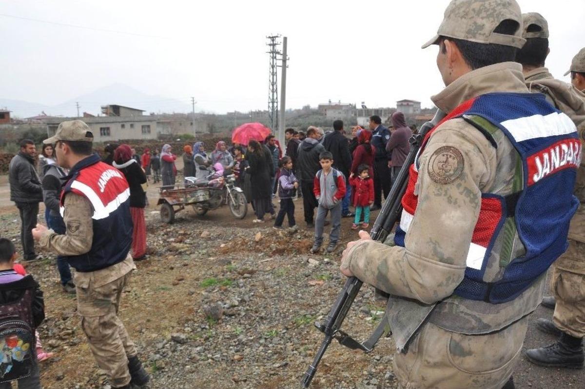 Gaziantep&rsquo;te Kadınlar, &Ccedil;evre Yolunu Ulaşıma Kapattı
