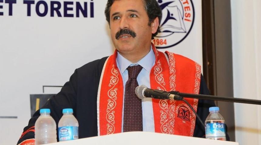 Er&uuml; 75 D&uuml;ş&uuml;n&uuml;r Mezun Etti