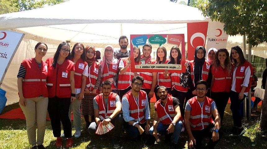 &Uuml;niversite &Ouml;ğrencileri Ve Akademisyenler Kan Bağışında Bulundu