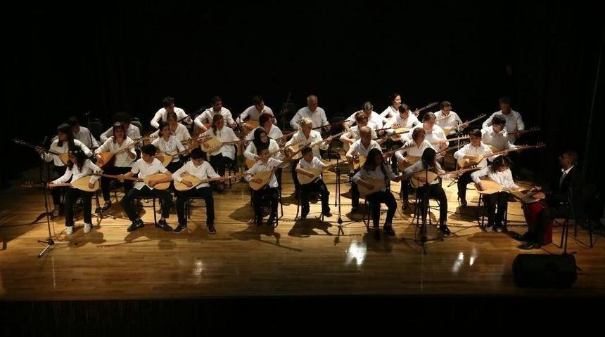 Yıl Sonu G&ouml;sterisinde Coşkulu Anlar Yaşandı