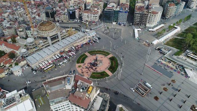 Taksim Meydana Sendikaların Çelenk Bırakması Havadan Görüntülendi