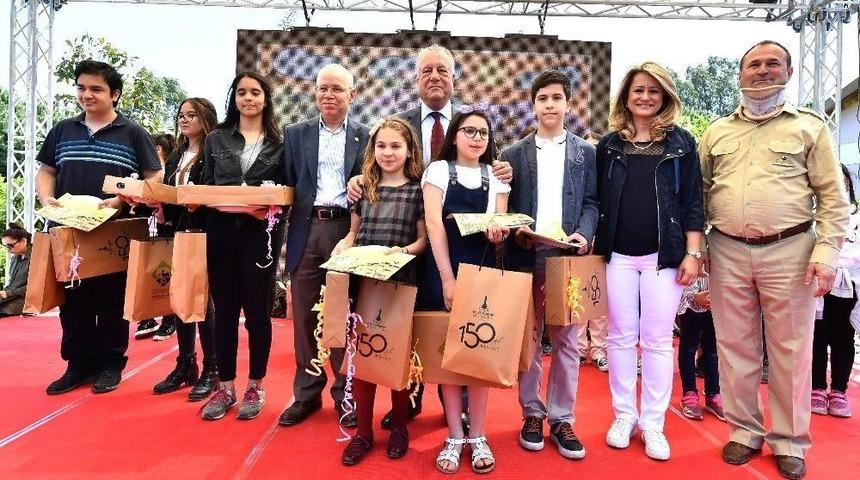 &Ouml;d&uuml;ll&uuml; &Ccedil;ocuklara Renkli T&ouml;ren