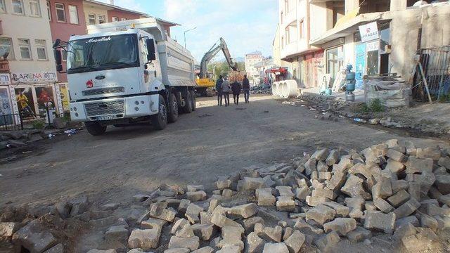 Malazgirt İlçesi İnşaat Alanına Döndü