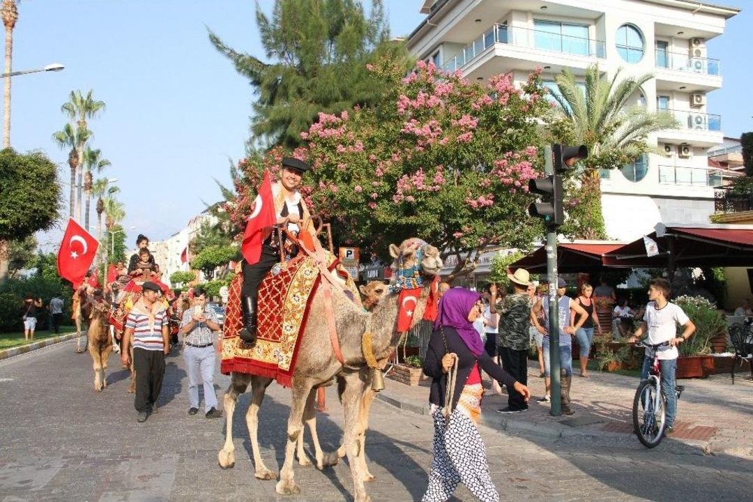 Turizm Ve Sanat Festivali, Y&ouml;r&uuml;k G&ouml;&ccedil;&uuml; Ve Kortejle Başladı