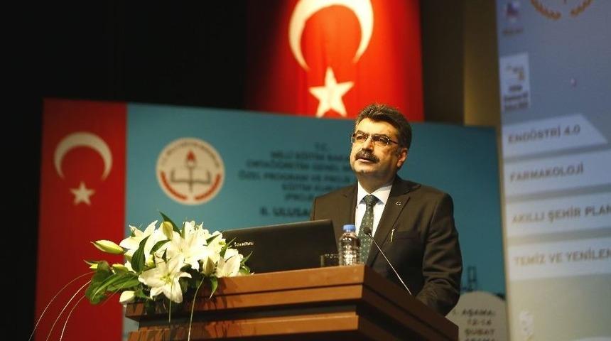 2&rsquo;nci Ulusal Bilim Kampı İstanbul&rsquo;da Başladı