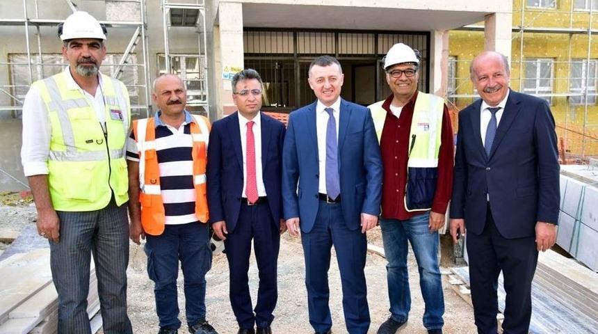 Vali B&uuml;y&uuml;kakın S&ouml;ğ&uuml;t&rsquo;e Yapılan Yatırımları İnceledi