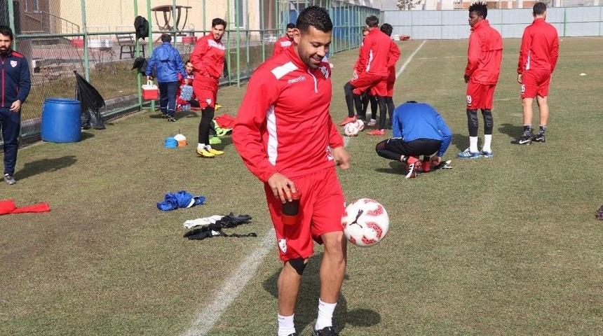 Santos, Kul&uuml;b&uuml;ne 75 Bin Lira Yardım Sağladı