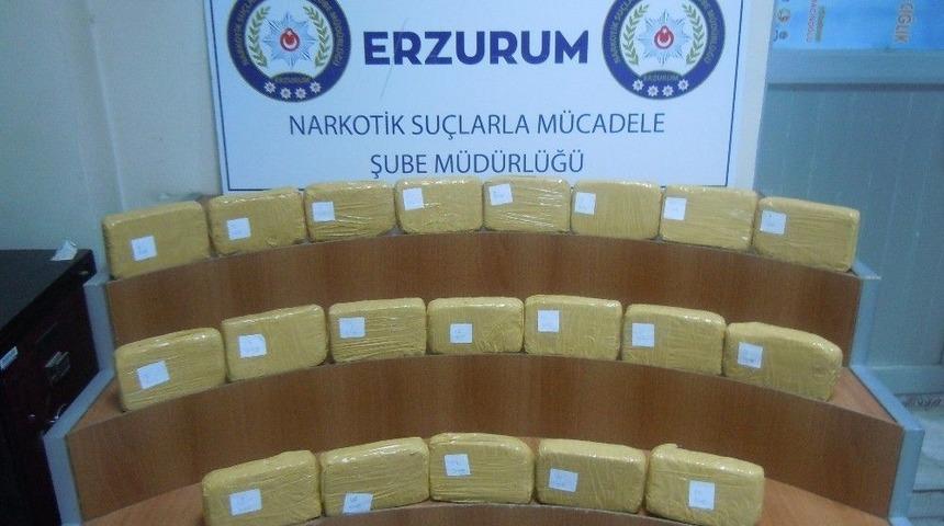 Tırın Dingiline Gizlenmiş 47 Kilo Eroin Ele Ge&ccedil;irildi