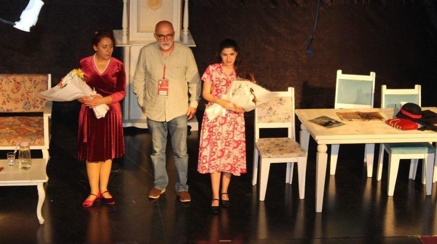 &lsquo;beyaz&rsquo; Oyunu 9. Ayvalık Tiyatro Festivali&rsquo;nde Sergilendi