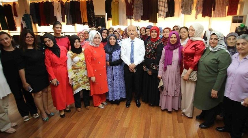 Bayraklı&rsquo;da &Uuml;retici Kadınlardan Sergi