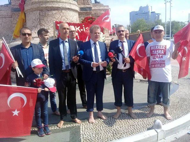 Hak-sen Üyeleri Yalın Ayak Taksim’e Çıktı