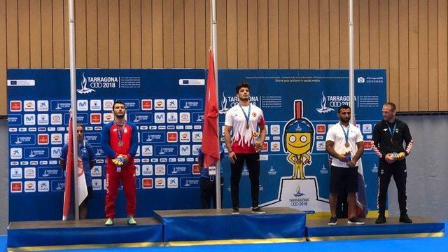 Yunus Emre Başar, Dünya Ve Olimpiyat Şampiyonu Sırp Davor Stafank’i Yenerek Altın Madalya Kazandı.